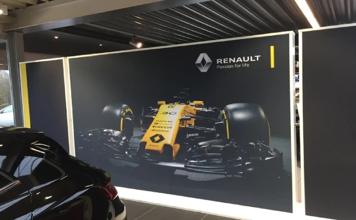 Einbaurahmen Autohaus Renault