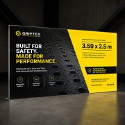 Eine 3,59 mal 2,5 Meter große LED-Messewand mit...