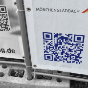 bauzaunbanner-mit-ösen